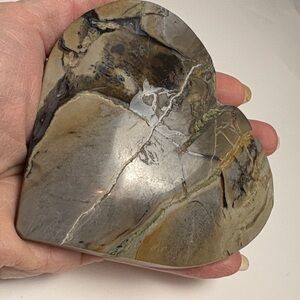 Large Volcano agate heart 
Heart-Shaped Stone Art Decor